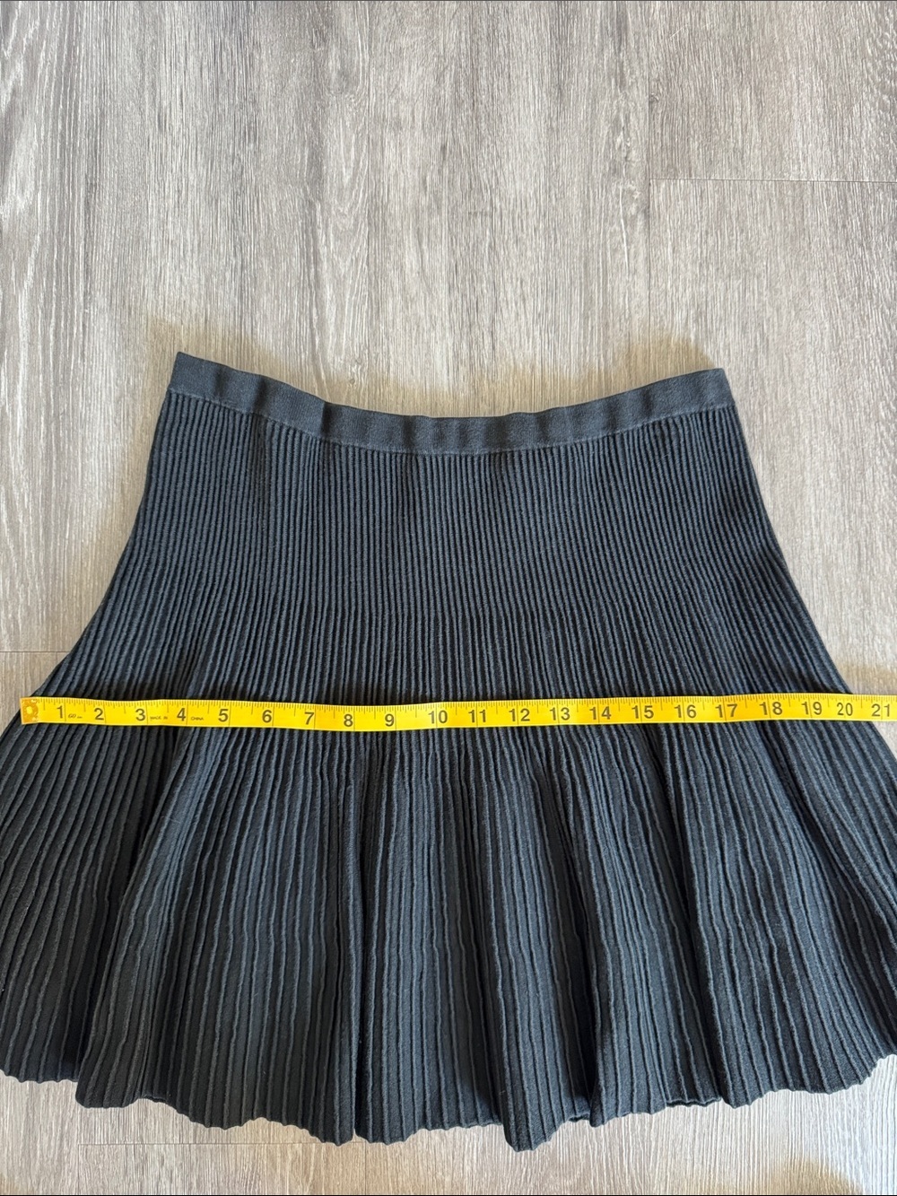 Black Ribbed Knit Dropped Waist Flared Skirt - Women - Picture 5 of 6